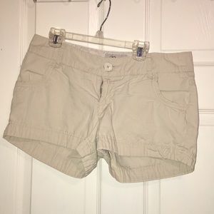 Guess kaki shorts used good condition